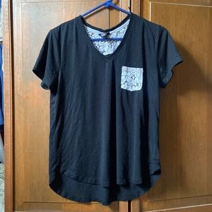 Rue 21 Large Black t-shirt